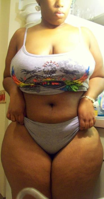 Ebony chubby image